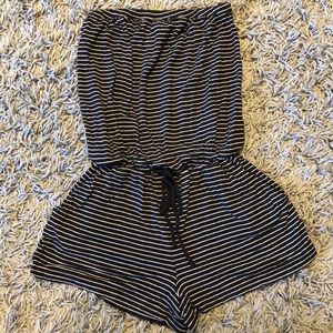 3/25$!! Banana republic romper